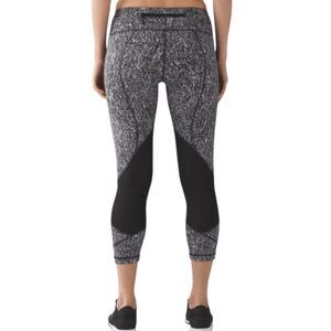 LULULEMON ATHLETICA Pace Rival Crop (19') Size 4